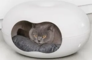 Moderna Donut Cat House