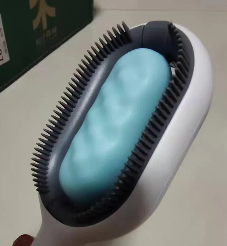 Nopisen Pet Brush, a professional pet grooming tool suitable for long and short haired pets
